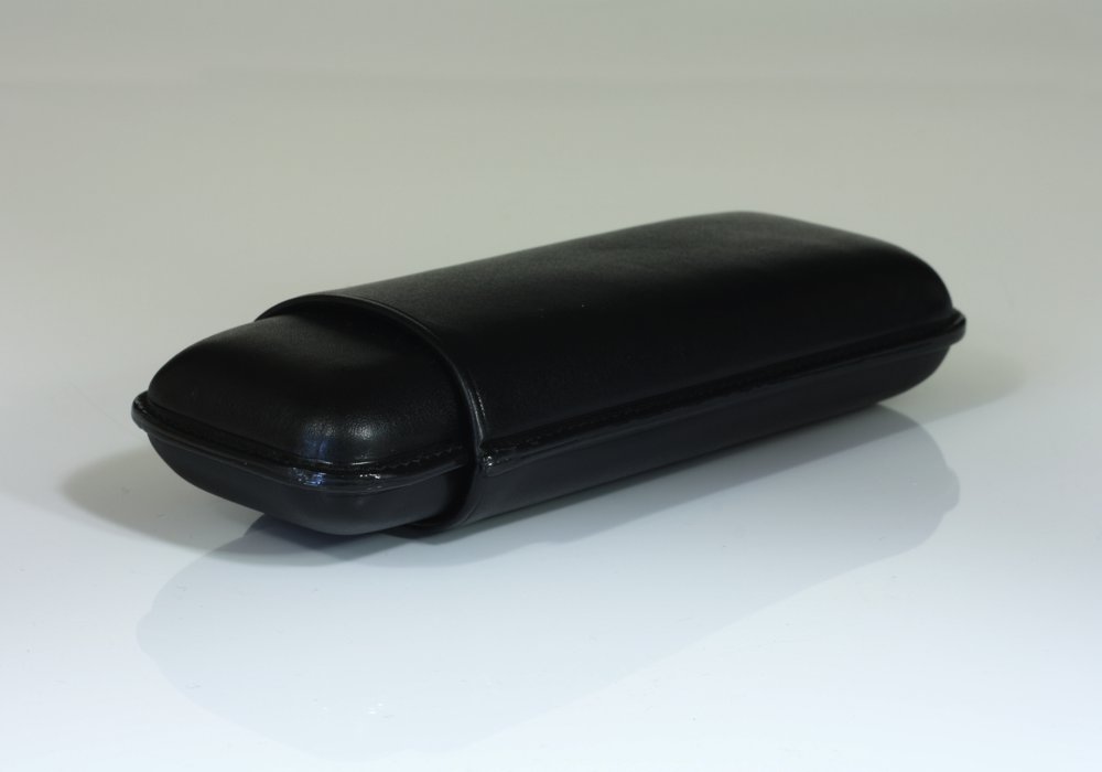 003658SL6PABsGbfTBe Martin Wess 590 Smooth Black - 2 Robustos