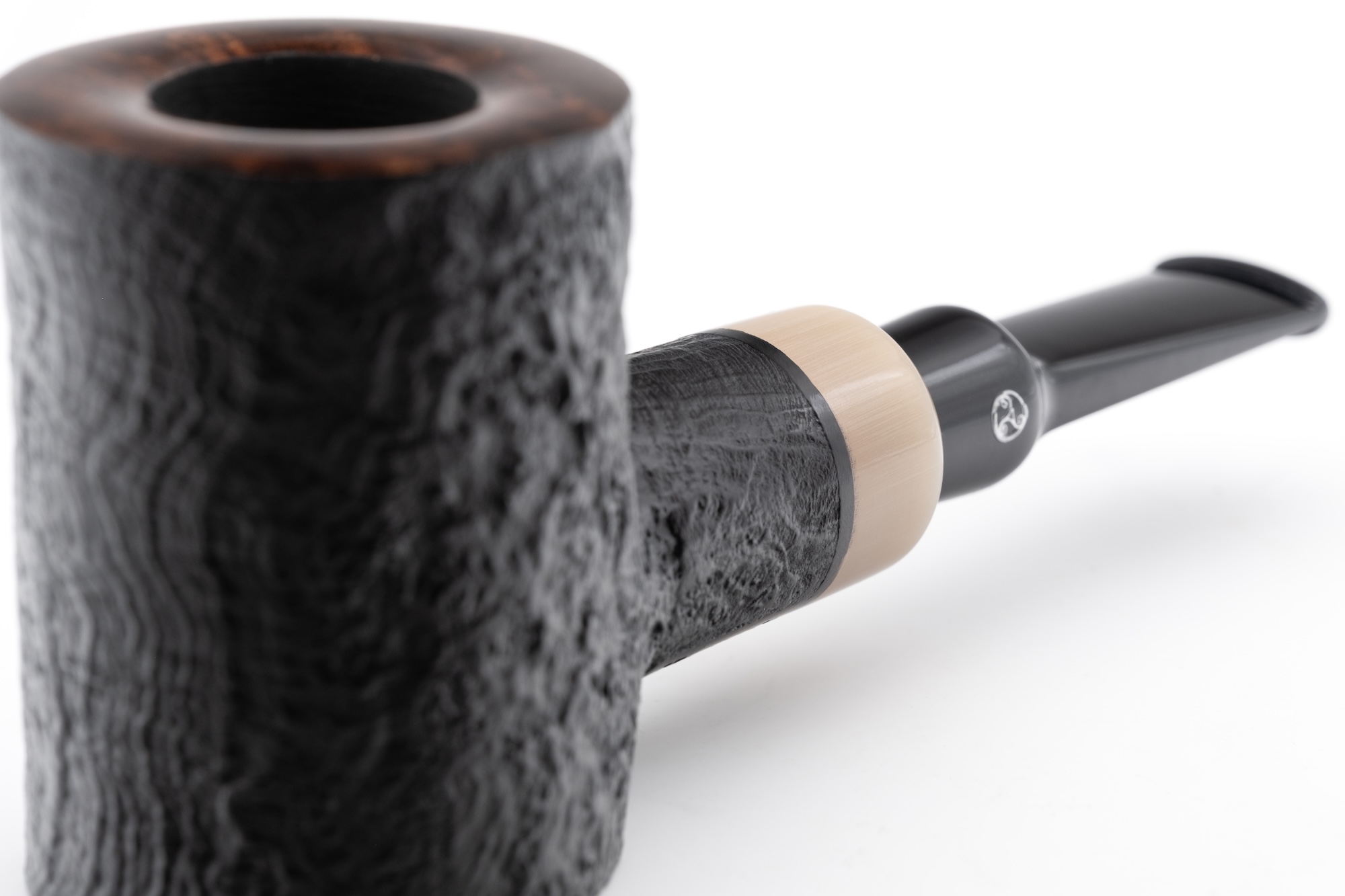 Rattray's The Bull Sandblast - Brown Top 213 Rattray's The Bull Sandblast - Brown Top 213