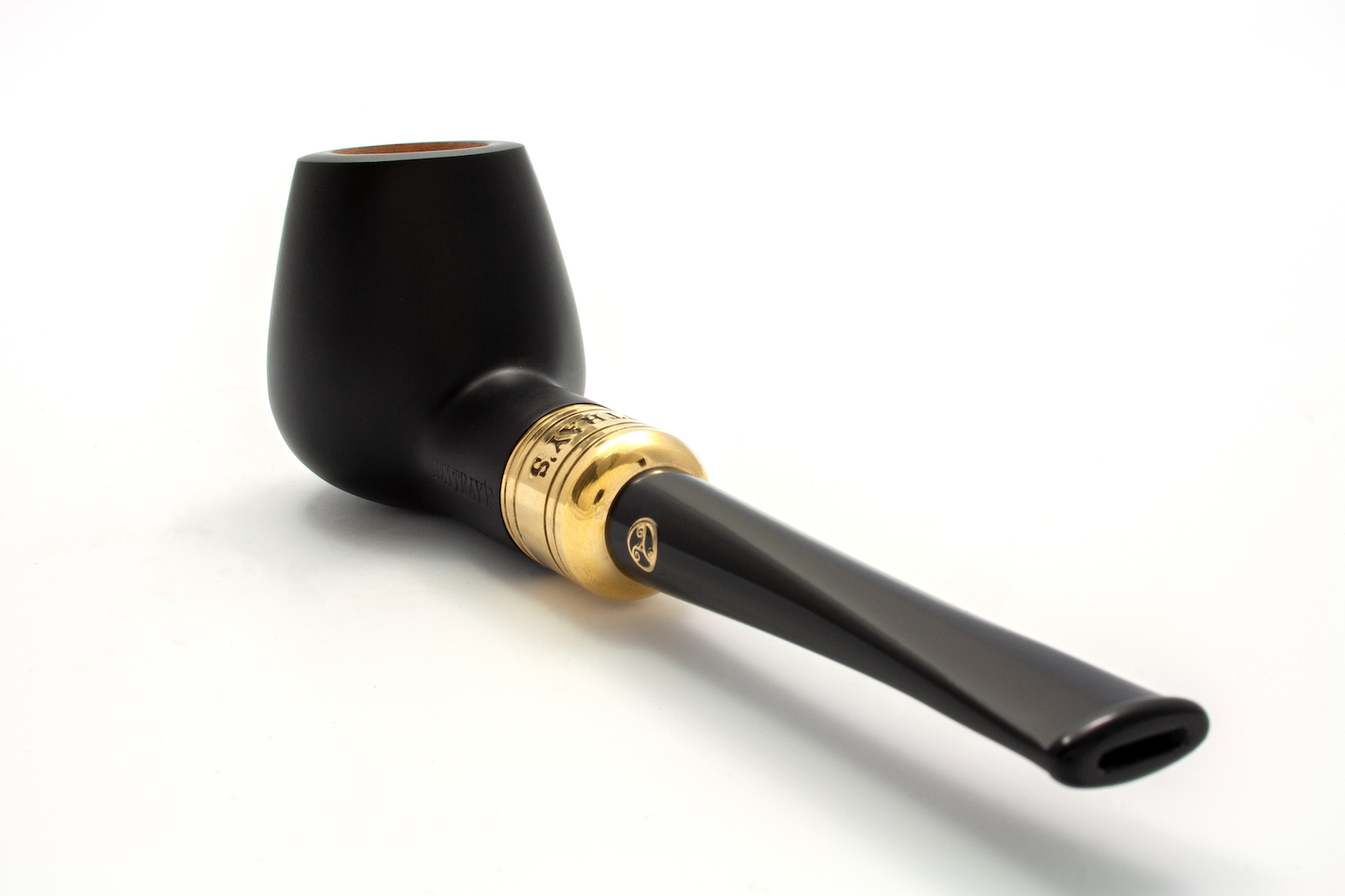 Rattray's Majesty Black 18