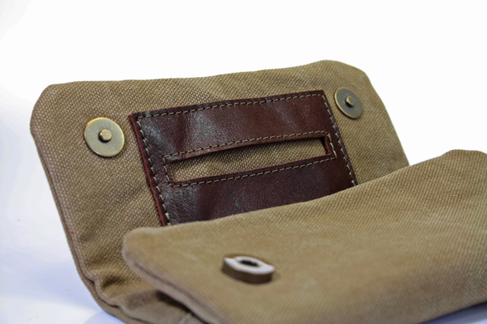 0121884aKVpCwwl6Eua Mestango 1001-4 Roll Your Own Pouch